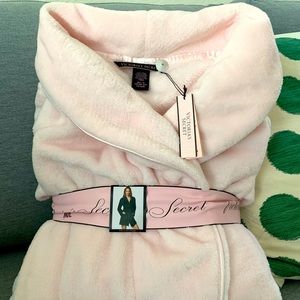 Victoria’s Secret robe M/L